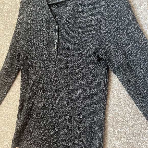 Jones New York Woman’s V Neck Pullover Textured Gray Sweater Petite Large - Picture 2 of 6